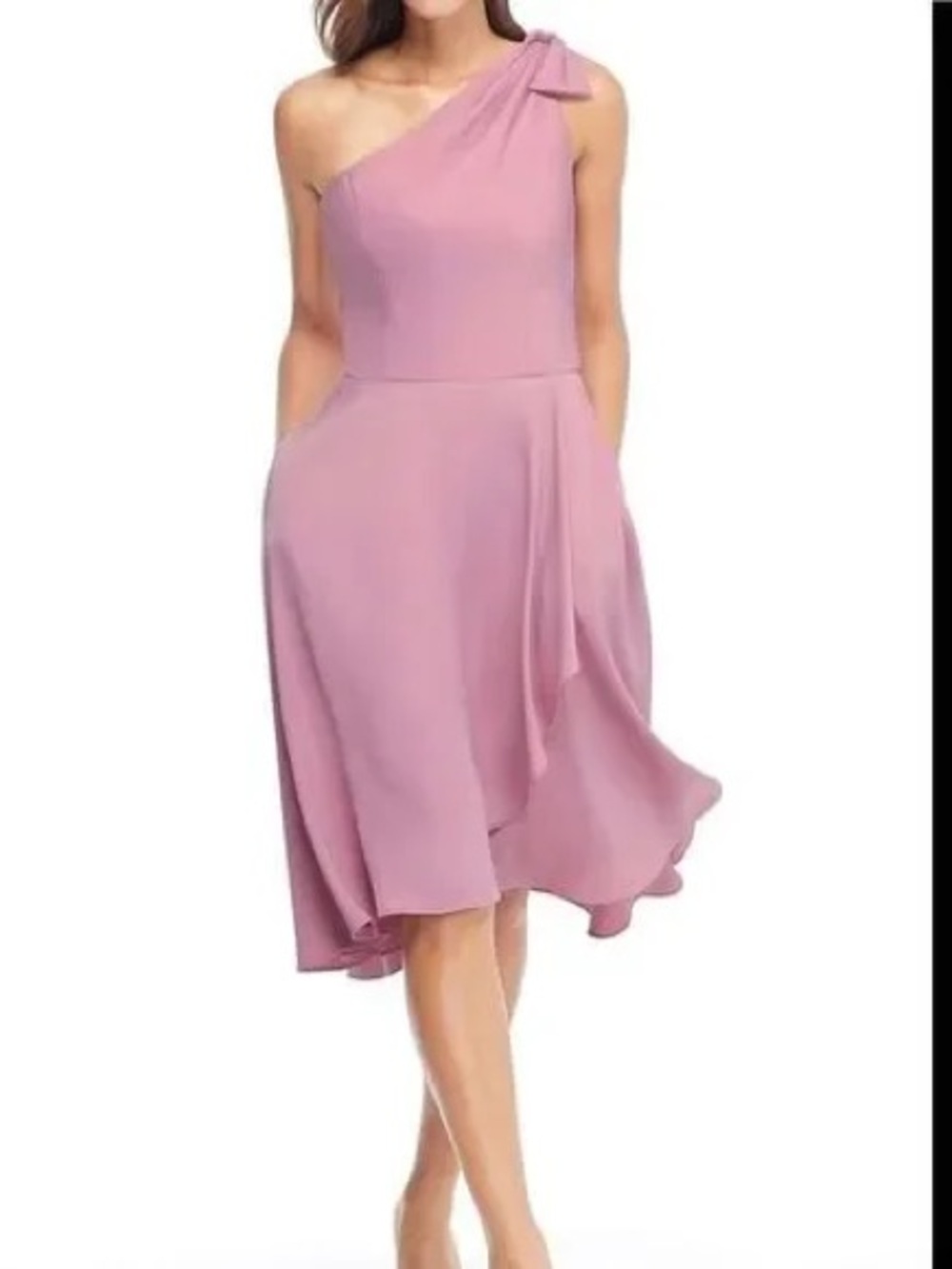 Gal Meets Glam One-Shoulder Lilac Knot-Shoulder Midi Dress